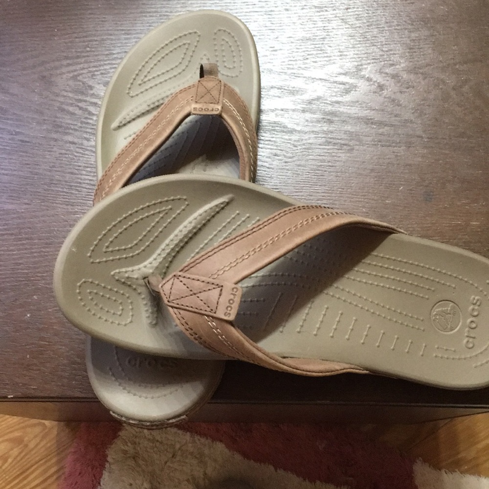 Men’s crocs flip flops.the top is leather!